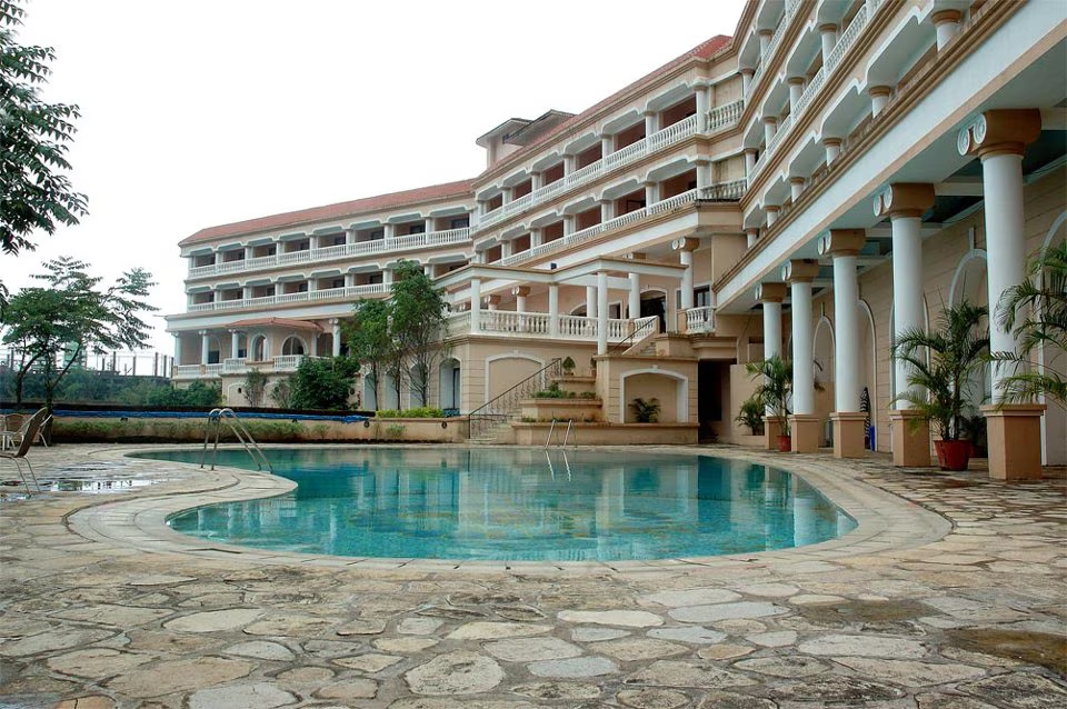 Lonavala resorts for family low price